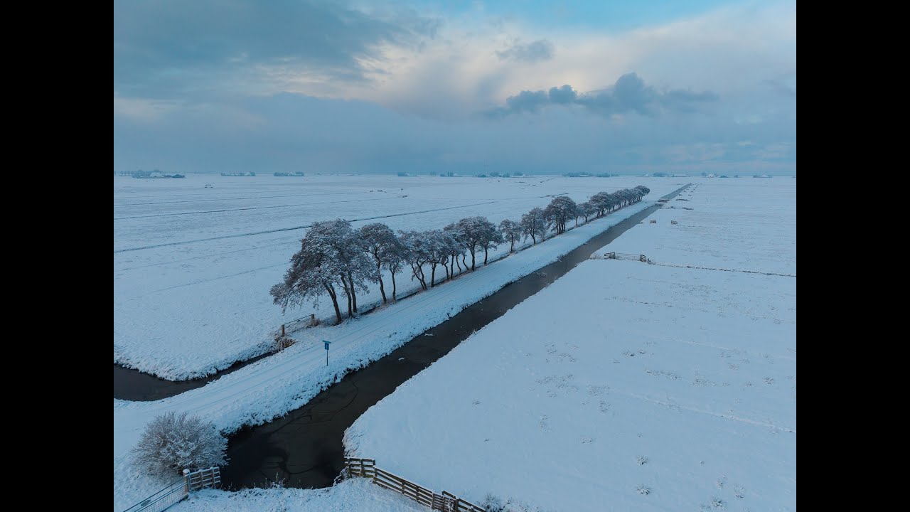 Sneeuwval in Friesland: zo ziet dat er van boven uit