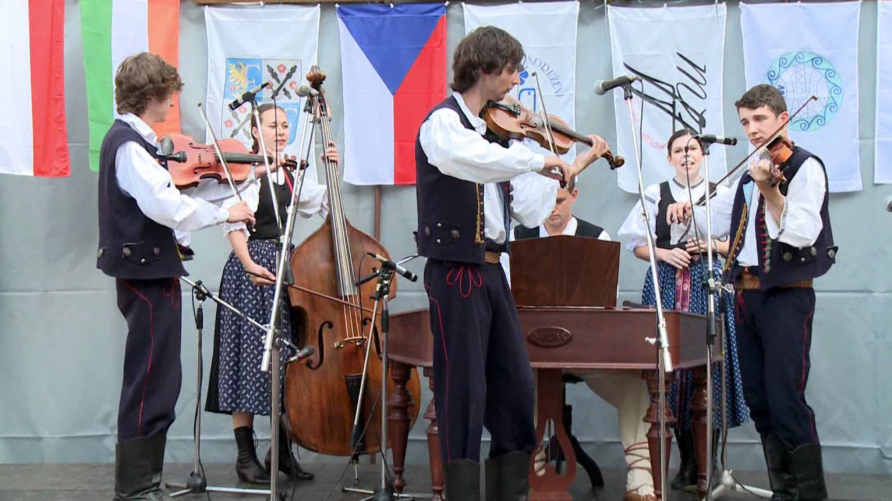 Dětský folklorní soubor „Ostravička