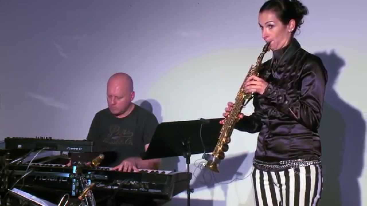 Angela Puxi meets Climatic feat. Ramesh Shotham - Abbracciami