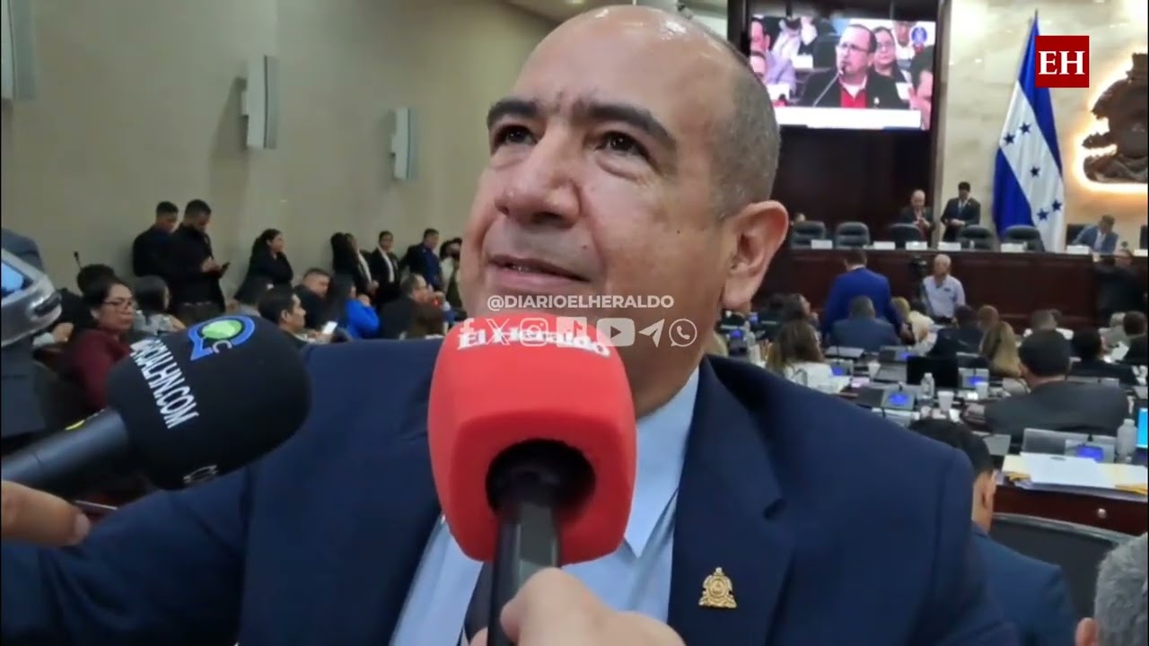 Godofredo Fajardo presenta iniciativa de ley para garantizar parqueo gratuito en centros comerciales