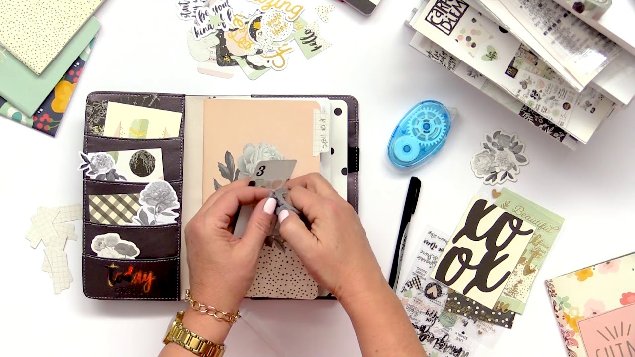 How to Set Up a Traveler's Notebook