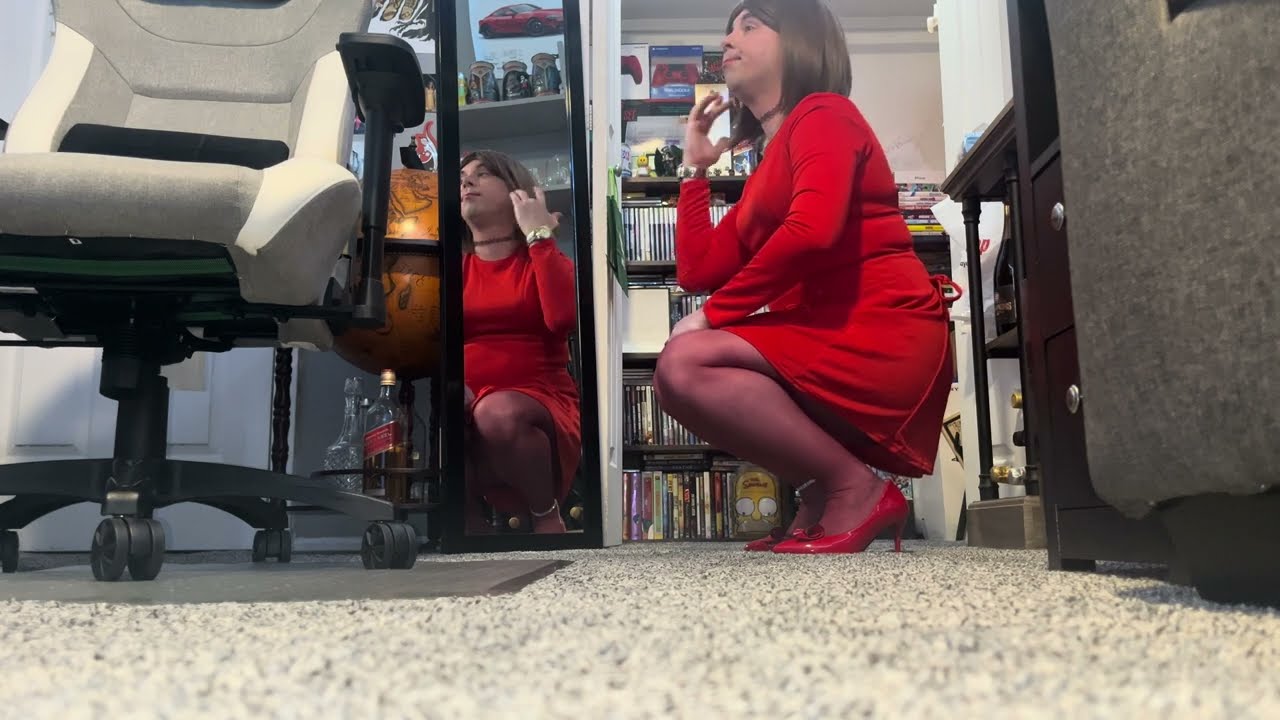 Crossdresser Kayla - Showing off my outfit ~ Red nylons, dress & heels