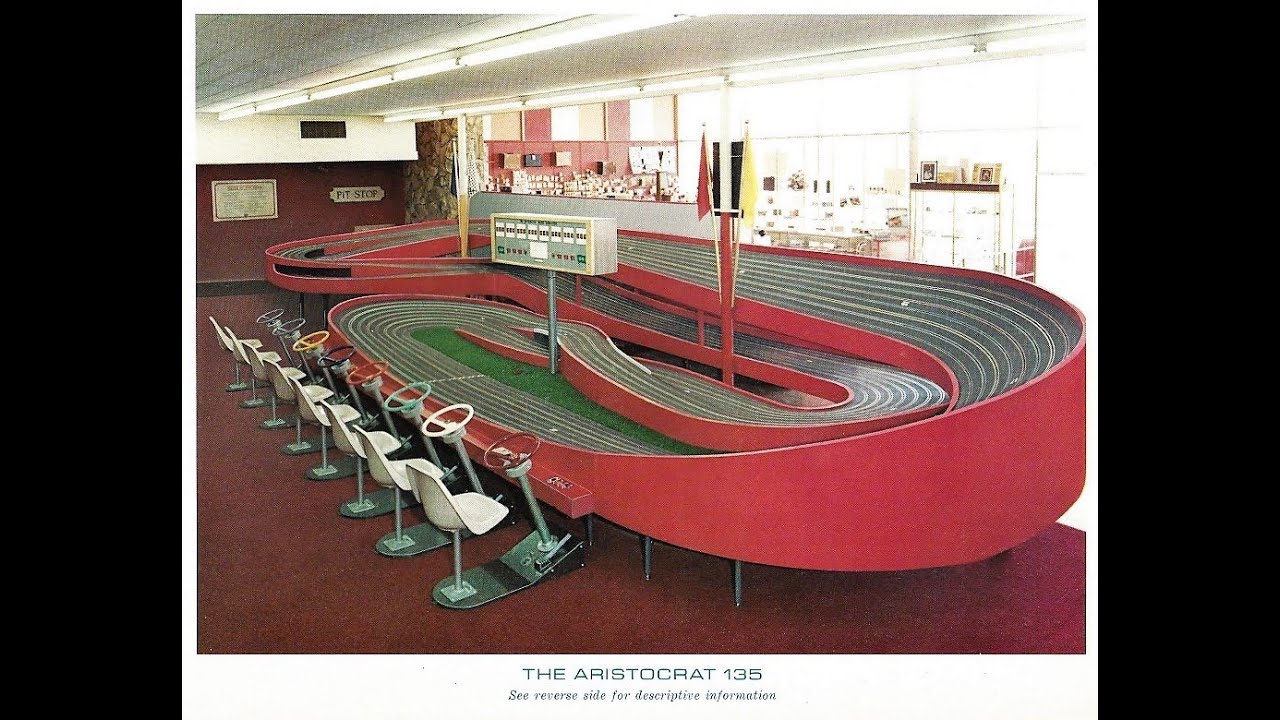 Slot Car 1/24 Racing Action on the Vintage AMCRC ARISTOCRAT Historical Track