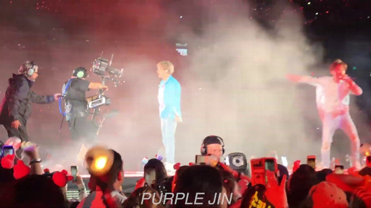 BTS (방탄소년단) Medley @ Metlife Stadium 190519 (Dope, Baepsae, Fire, Idol)