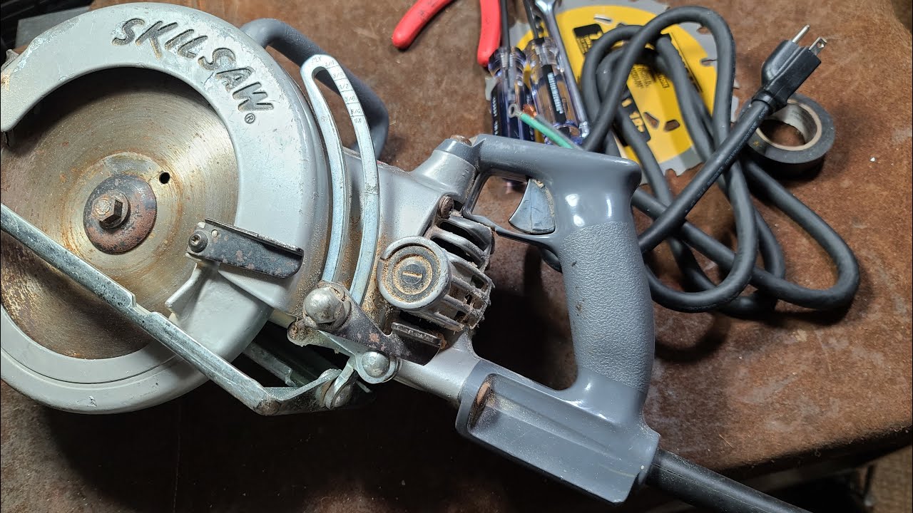 SkilSaw Worm Drive HD77 Service... Power Cord, Blade, & Oil 🎃