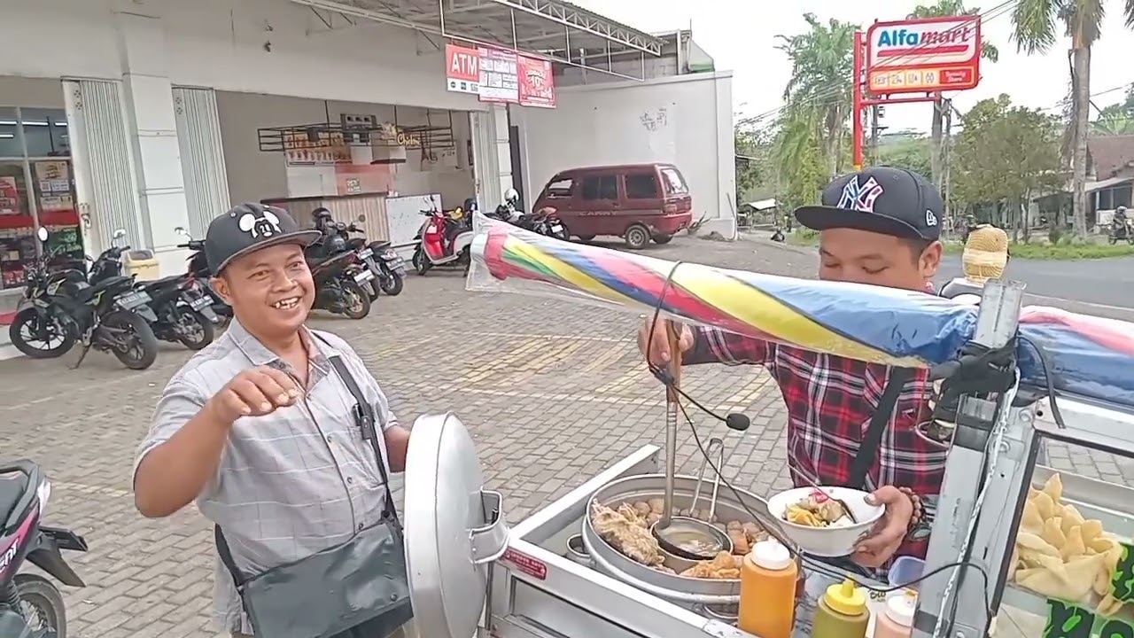 PENJUAL BAKSO PLONCING PANDAI BAHASA KOREA