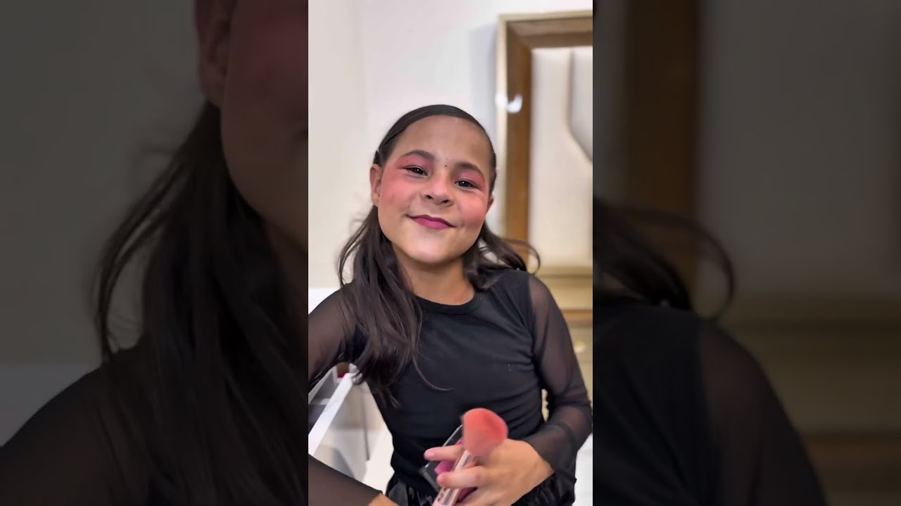 Padrastro se niega a comprarle un vestido a su hijastra y la razón dejó a todos en silencio😱