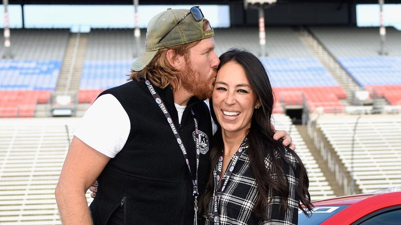 'Fixer Upper' Stars Chip and Joanna Gaines Expecting Baby No. 5 -- See the Sweet Reveal!