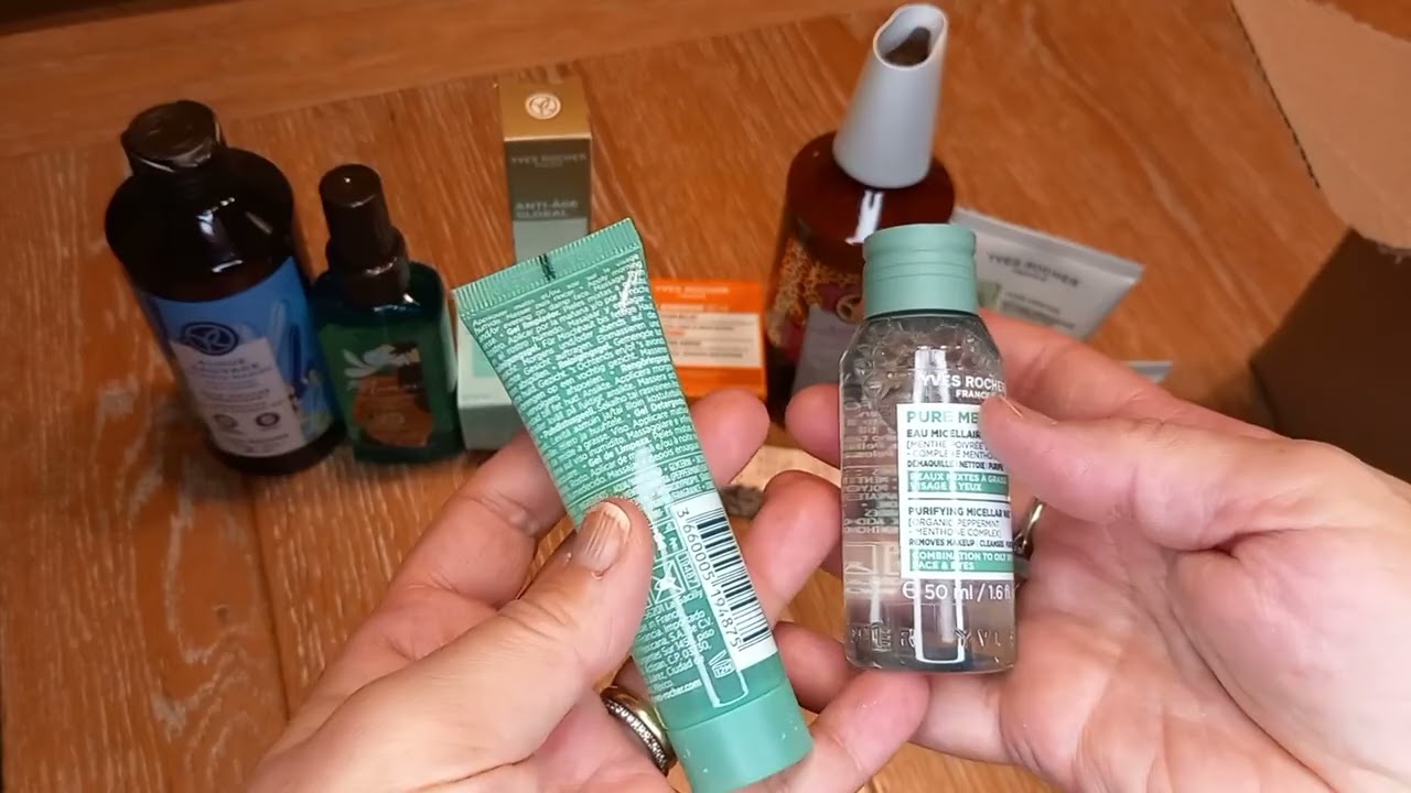Spacchettamento prodotti di Yves Rocher 