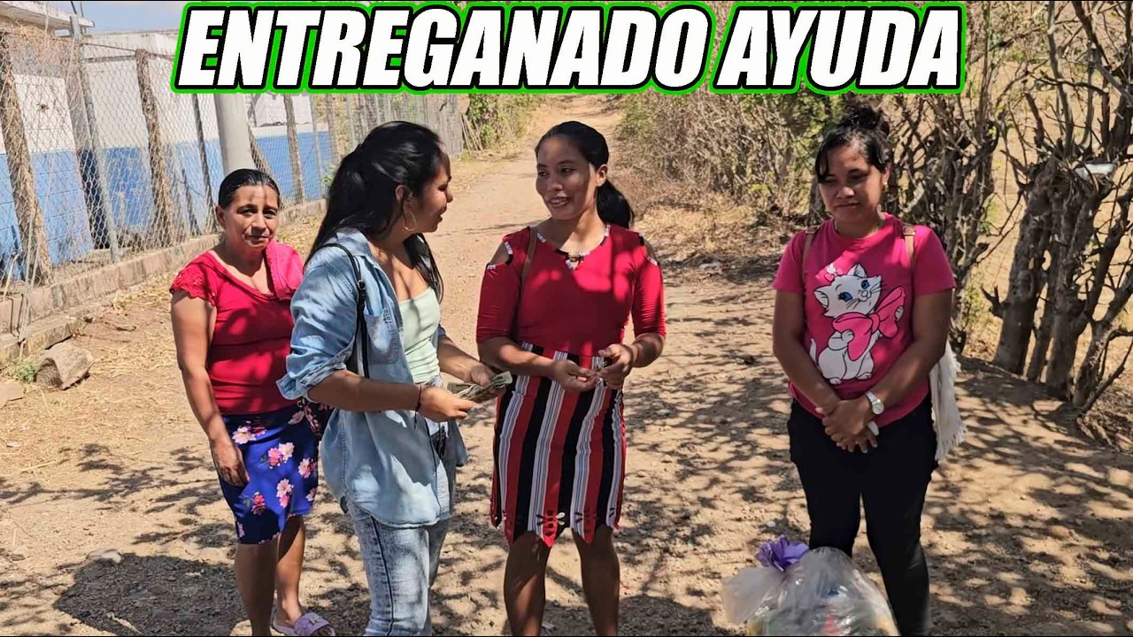 entregando una valiosa ayuda a estas madrecitas.