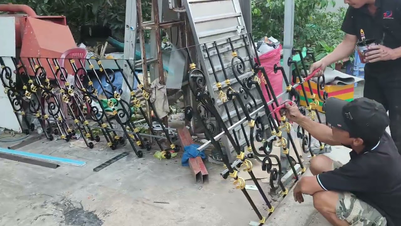 Cách để tạo ra mẫu cầu thang có hoa văn đẹp #nhomkinhtanthanhphat #tunginox #tanthanhphatwindow 