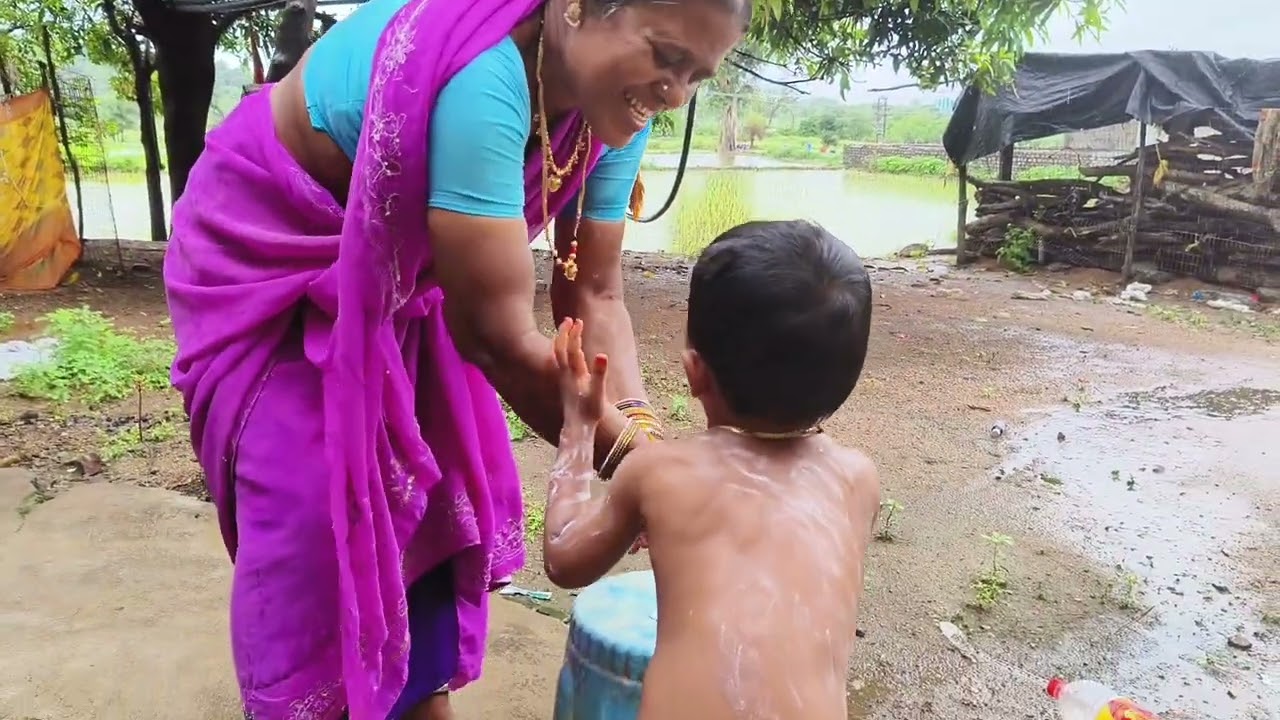 గరం గరం( ఉడుకు నీళ్ళు) ... ayaaan bathing