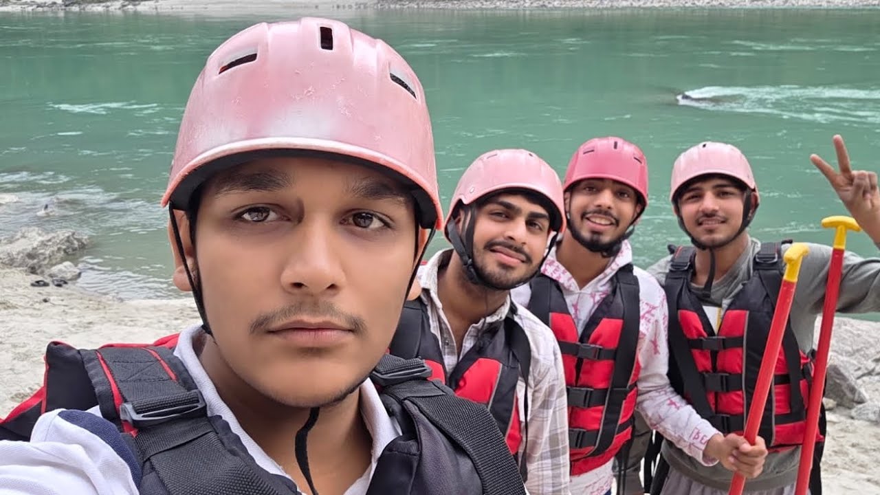 Sare bhai poch gye rafting karne😎 #HarHar Gange❤️ 