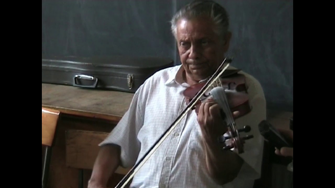 Csiszár Aladár plays Romanian dance cycle from Beica valley: Tigăneasca Invârtita and Corcioşa