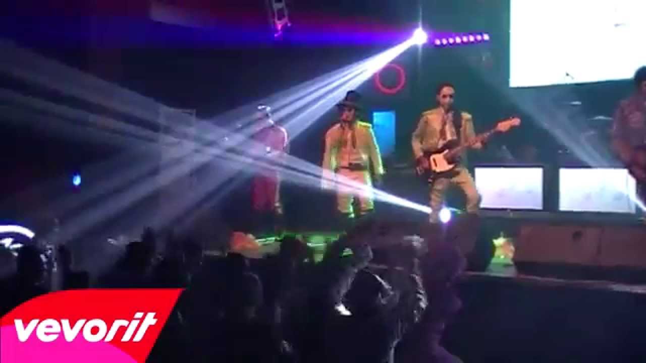 KUBURAN - Lupa Lupa (Tapi Ingat) Bonus Joged YKS | Live at Liquid Cafe Jogja