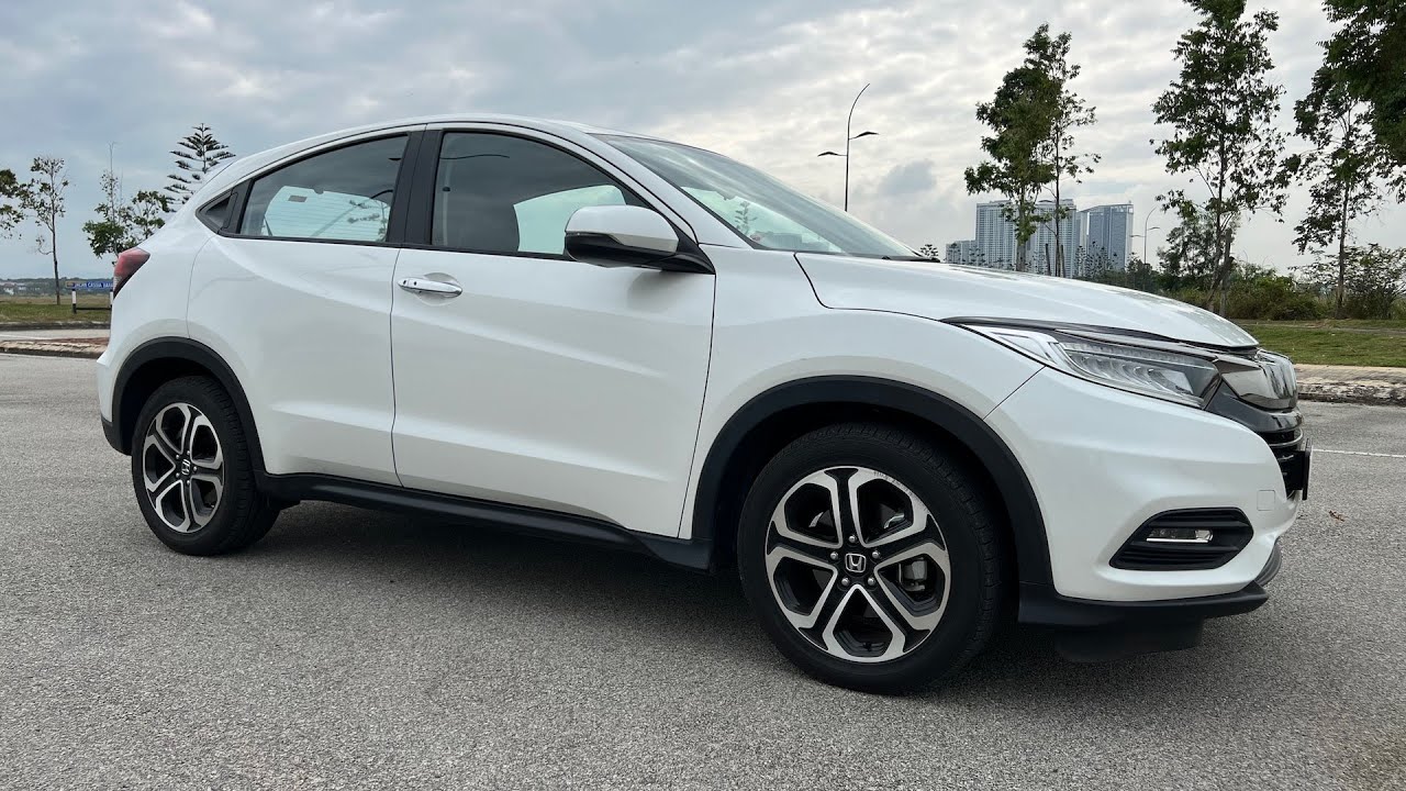2019 Honda HR-V 1.8 V Start-Up and Full Vehicle Tour