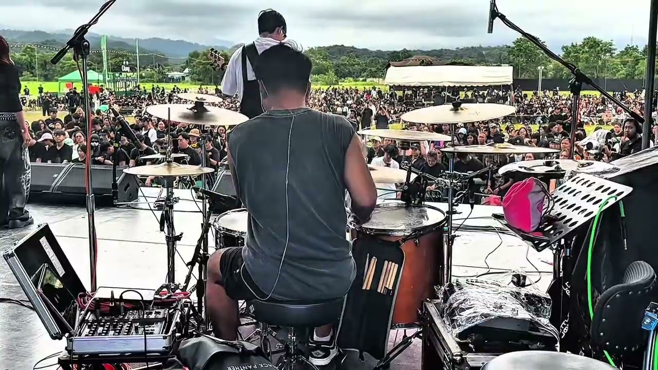เพลง กอด วง NOS  COVER DRUMTRIP กลองทริป cocktail คอนเสิร์ต นครนายก