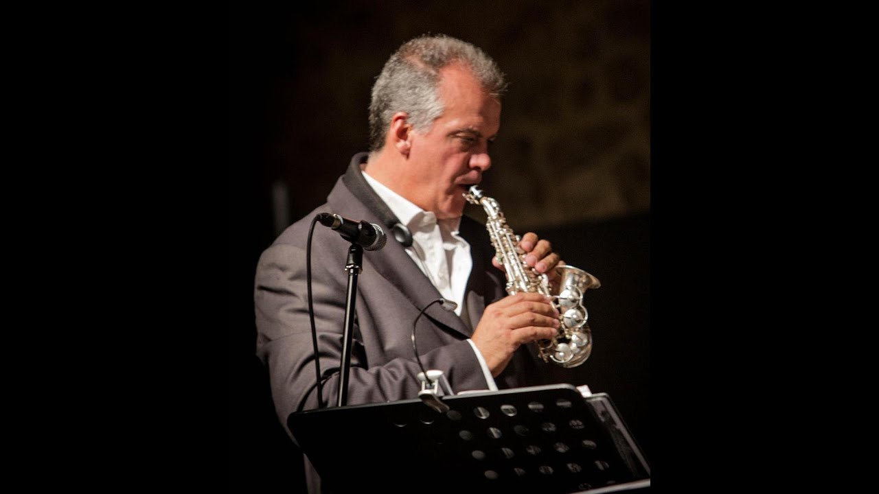 Attilio Berni plays Chega de saudade with two Eb sopranino saxophones