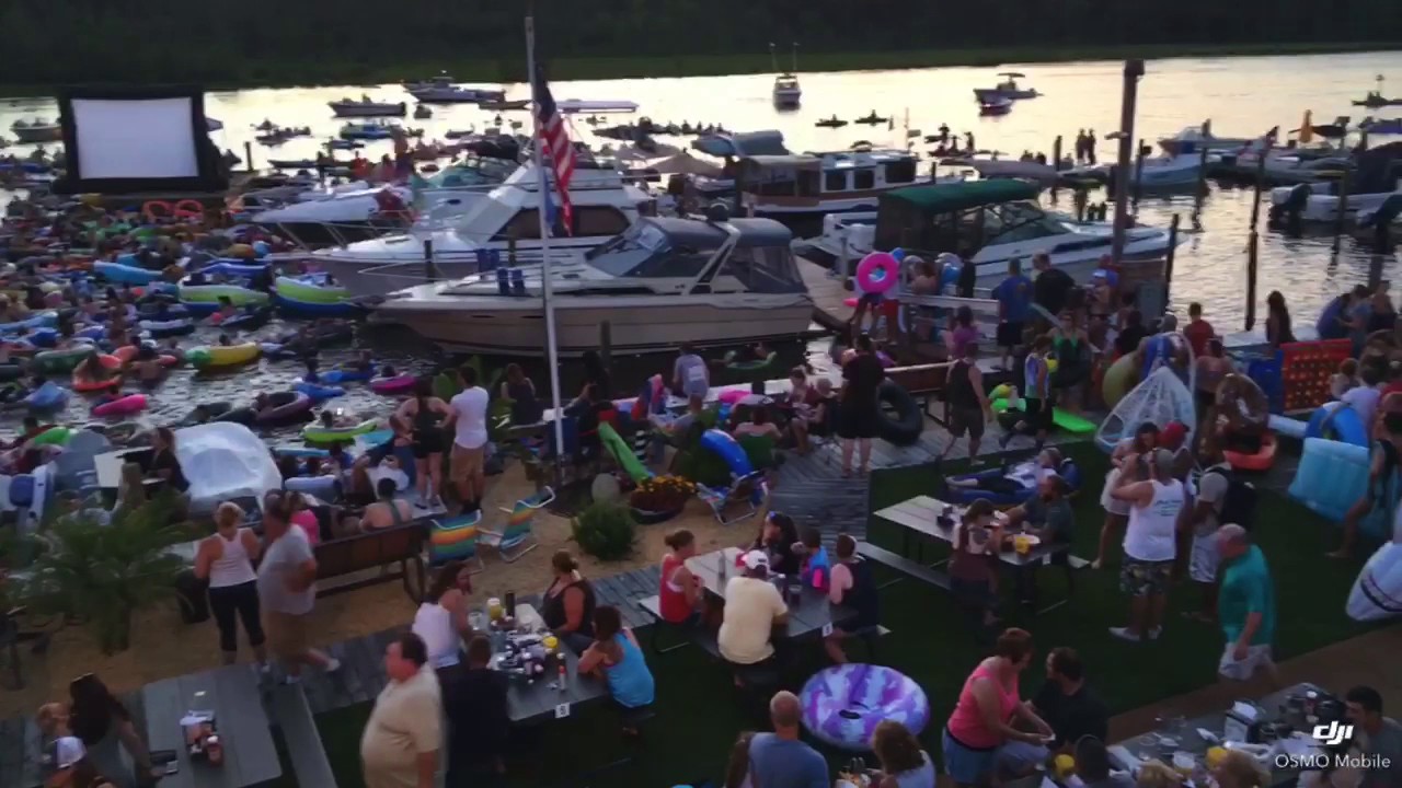 Sweetwater Riverdeck and Marina - JAWS!