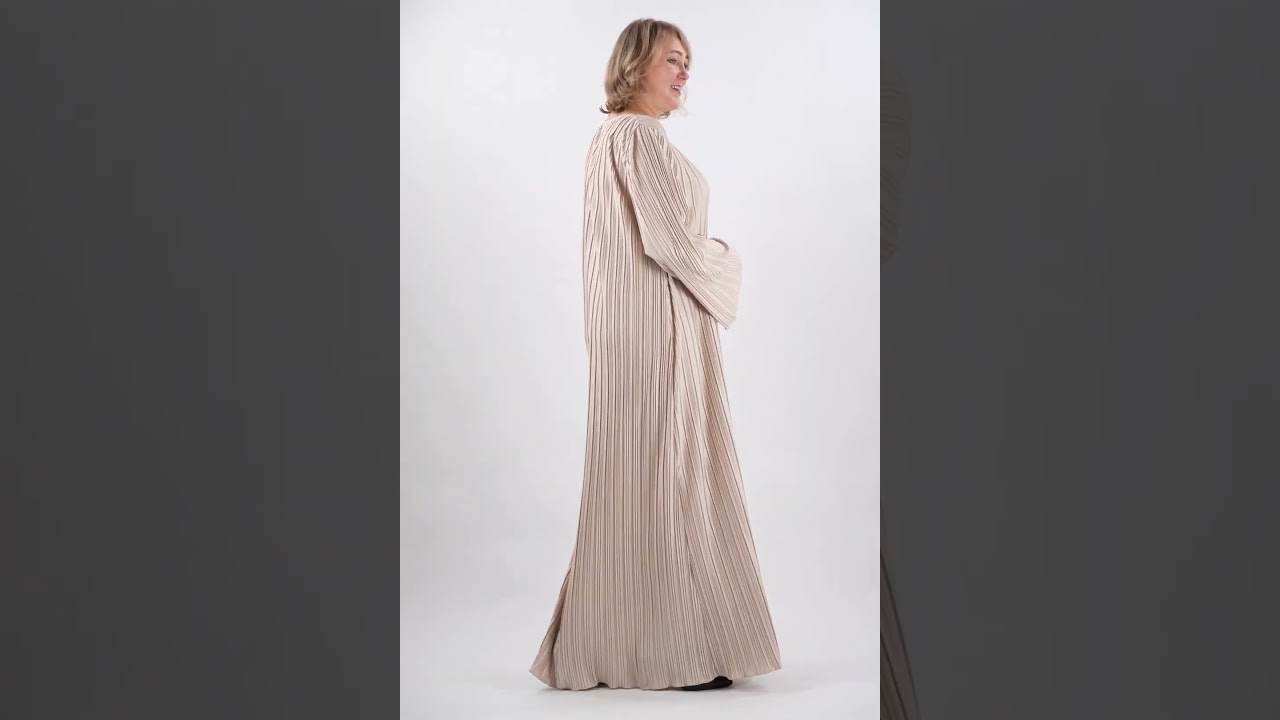 Плиссированное платье макси c рукавом #мода #стиль #fashion