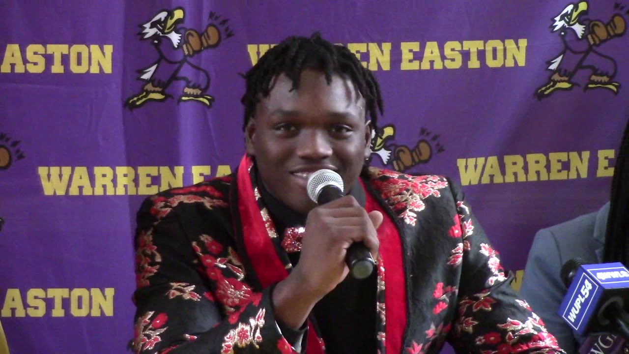 Warren Easton QB Lance LeGendre Announcement - Wednesday, Feb. 5