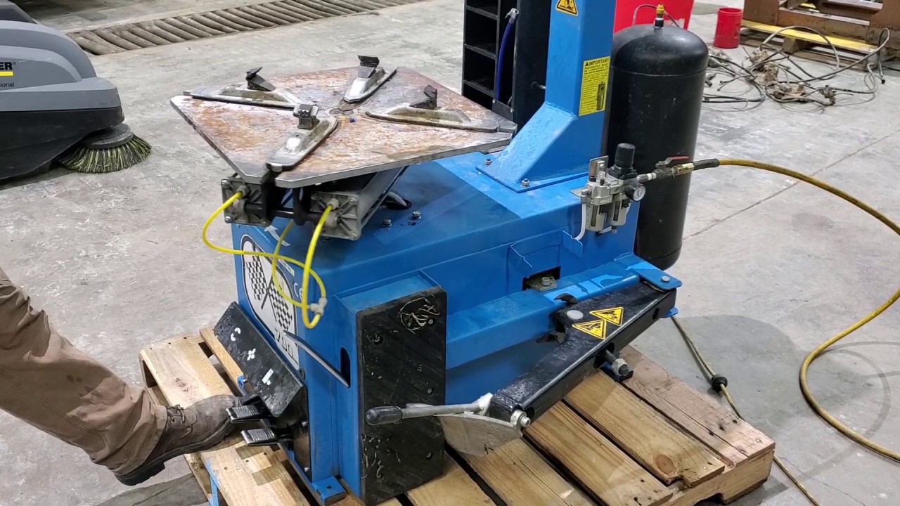 Atlas 700 Series Tire Changer - Selling on BigIron Auctions - Mar. 11, 2020