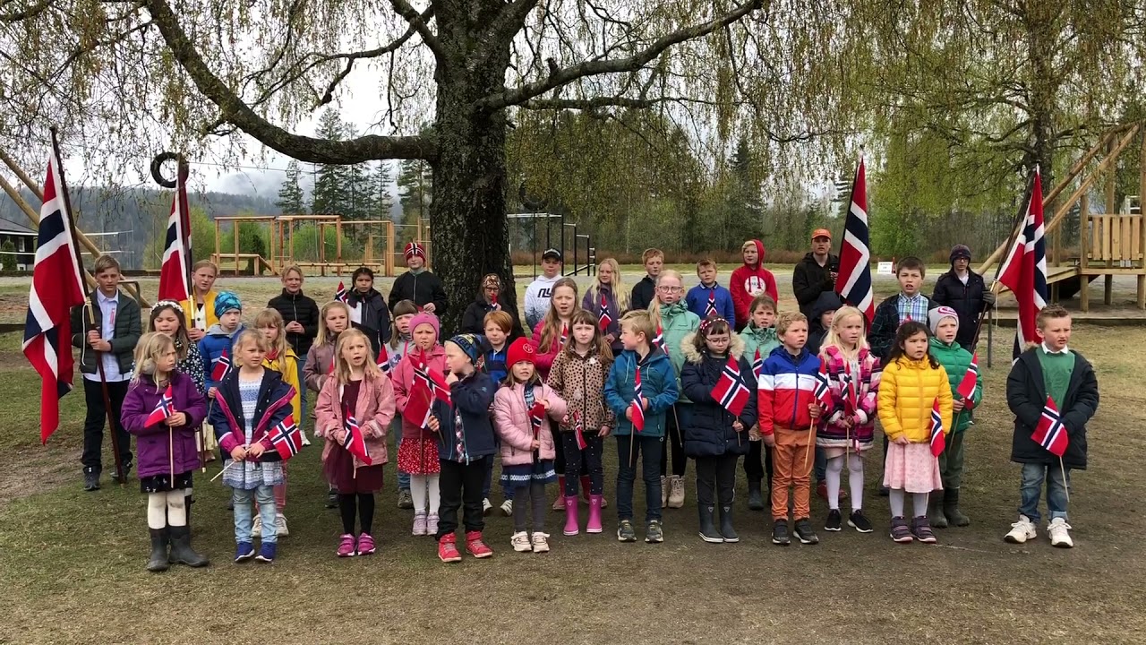 17. mai 2021 Hvarnes skole og Hvarnes barnehage i Larvik