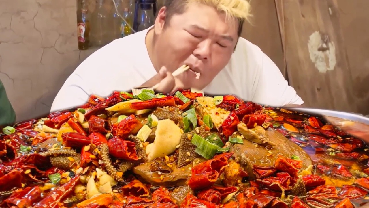 Monkey Brother made a luxurious version of Mao Xue Wang (a spicy Sichuan dish) at home!