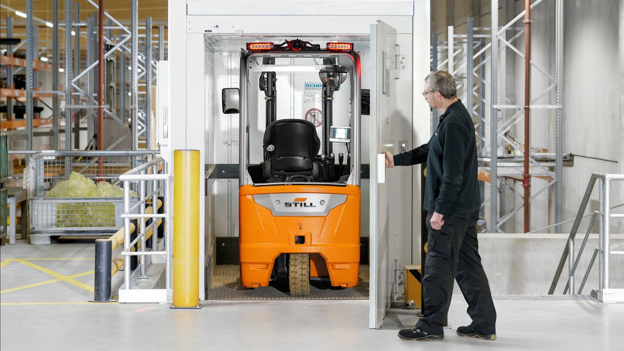 RXE 10-16C - compact and maneuverable - STILL Electric forklift truck