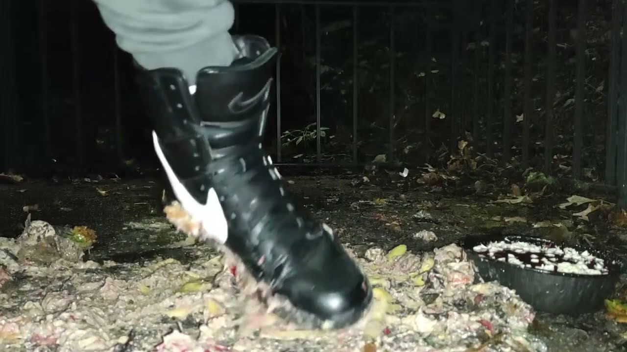 Stomping Leftover Food in Restaurant Parking Lot at 5am in the Morning - Nike Sneakers - Nike Stomp