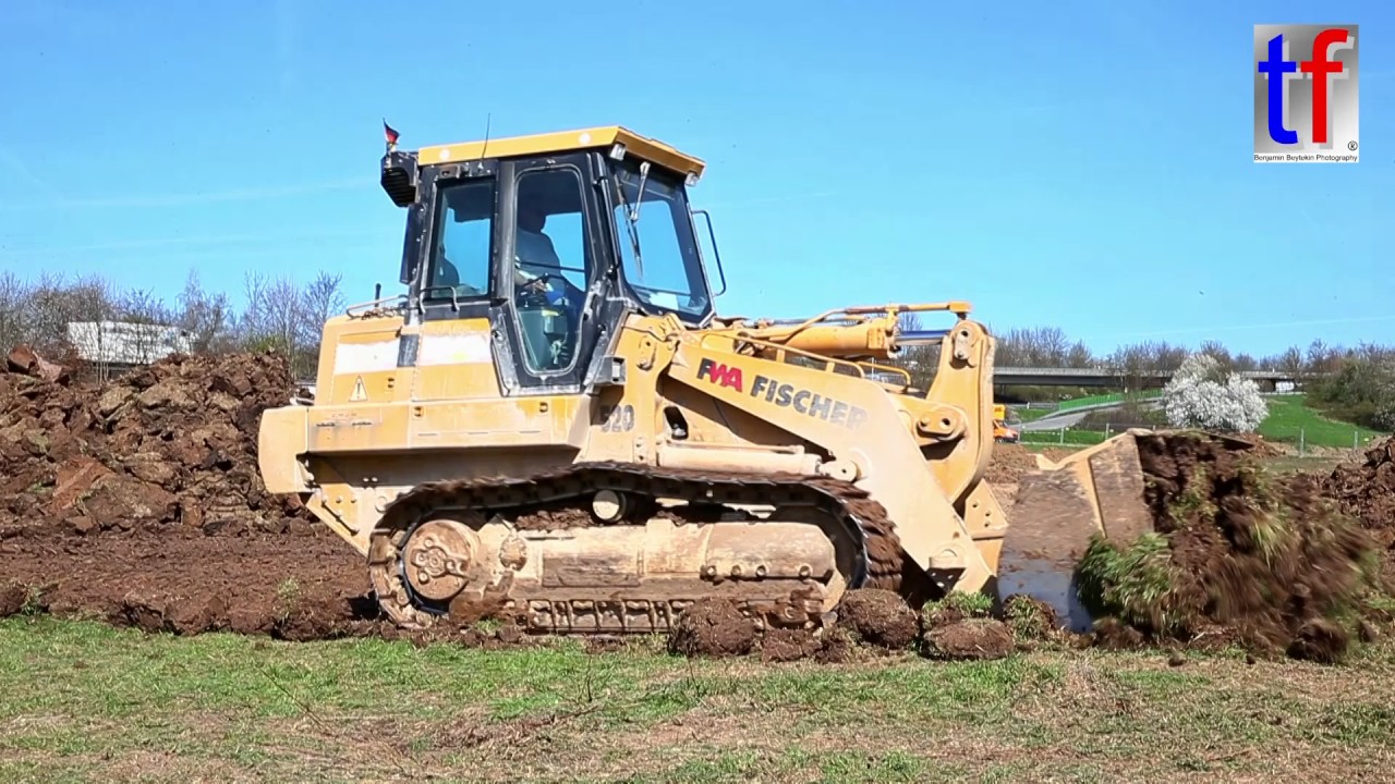 CATERPILLAR 963C Series II Moving the Earth / Humusabtrag, Korb, 30.03.2017.