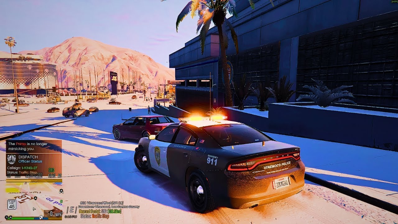 NO COMMENTARY - GTA 5 LSPDFR _ Patrolling As Vinewood PD In The Snow | Vehicle Pursuit Happens😱