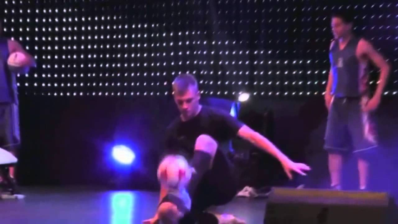 Freestyle Football - World Champion With messi !
