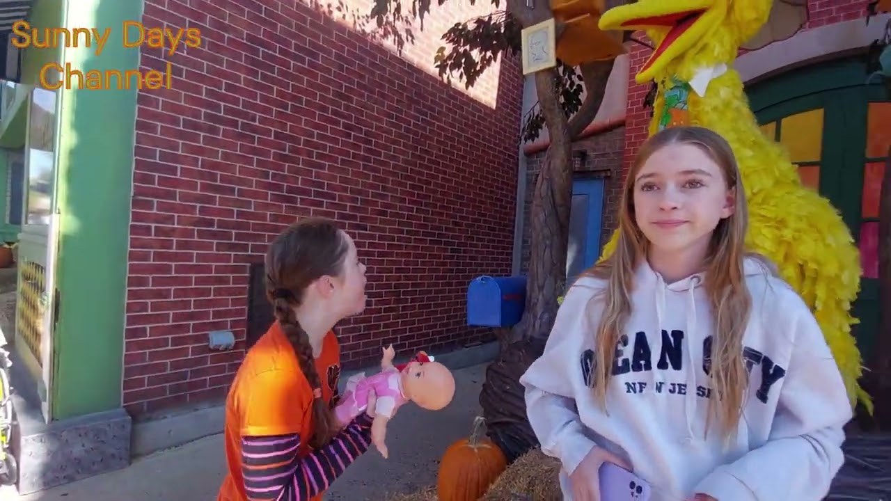 Our day at Sesame Place | Sesame Street Character Meet & Greet | Sesame Street Halloween Parade