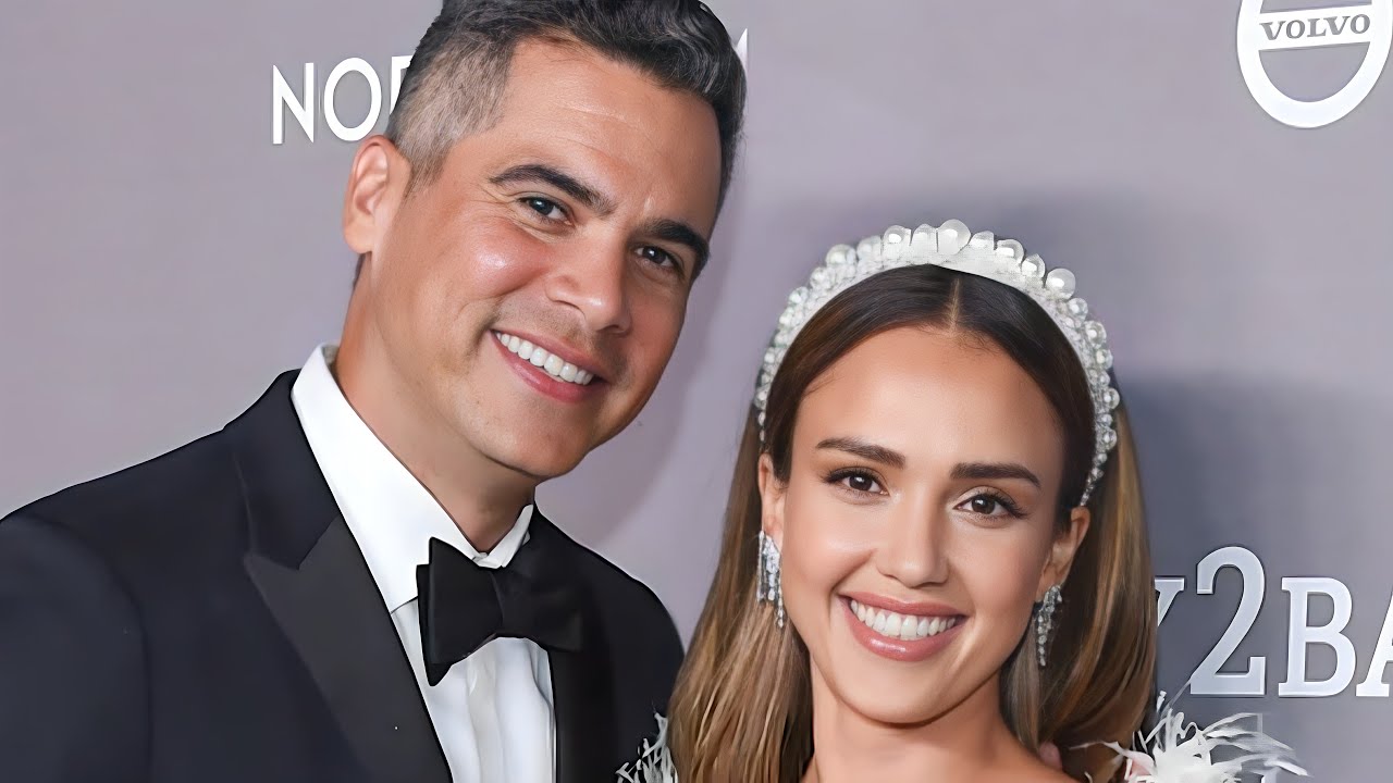 Celebs Who Had Secret Courthouse Weddings