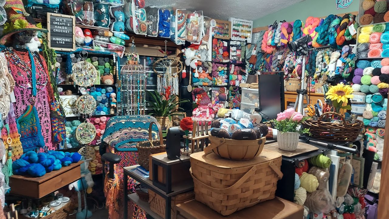 TOUR MY YARN ROOM❤️ Might make you dizzy 😉
