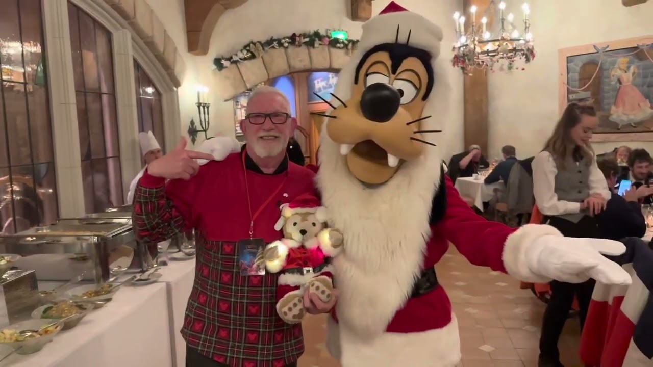 Insidears Christmas event at the Auberge de Cendrillon. Characters