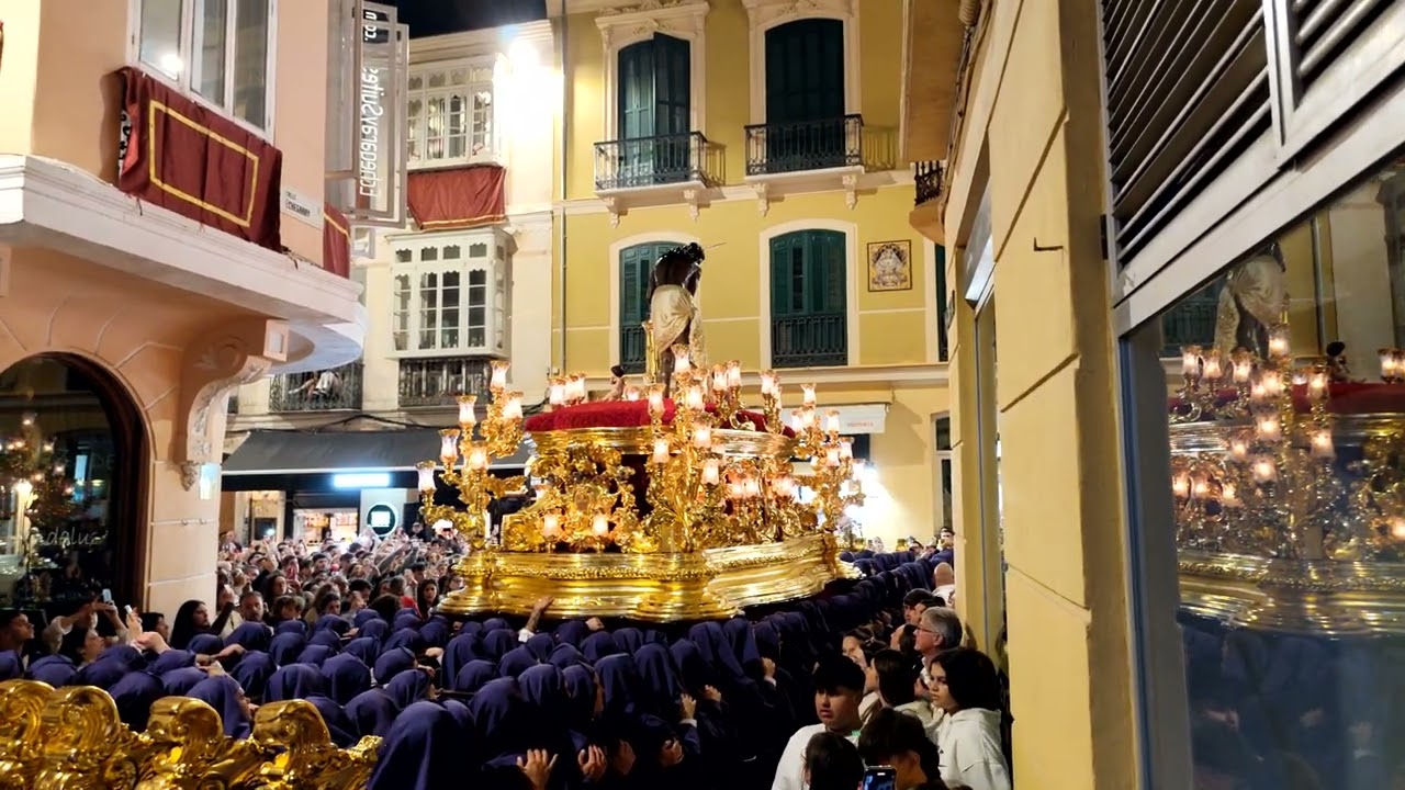 Cristo de los Gitanos Nuestro Padre Jesús de la Columna Málaga 2025 saliendo de calle Echegaray