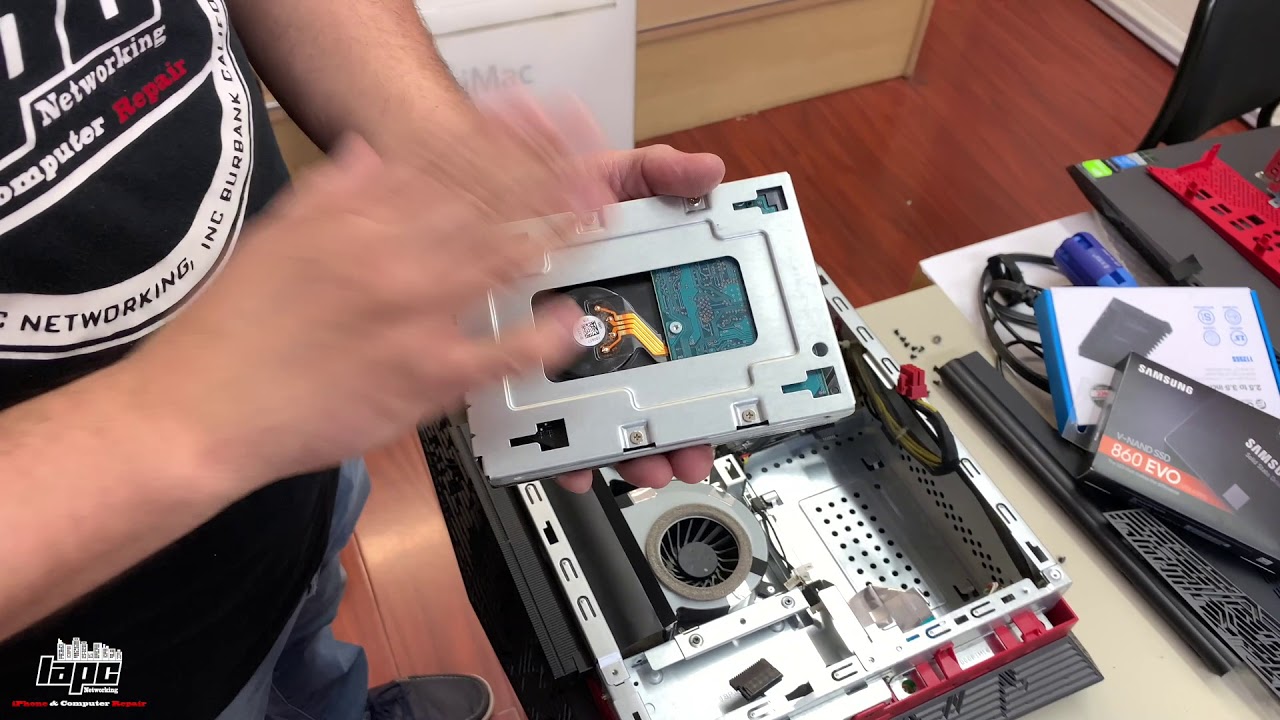 How to take apart Asus AS G620AJ for SSD replacement
