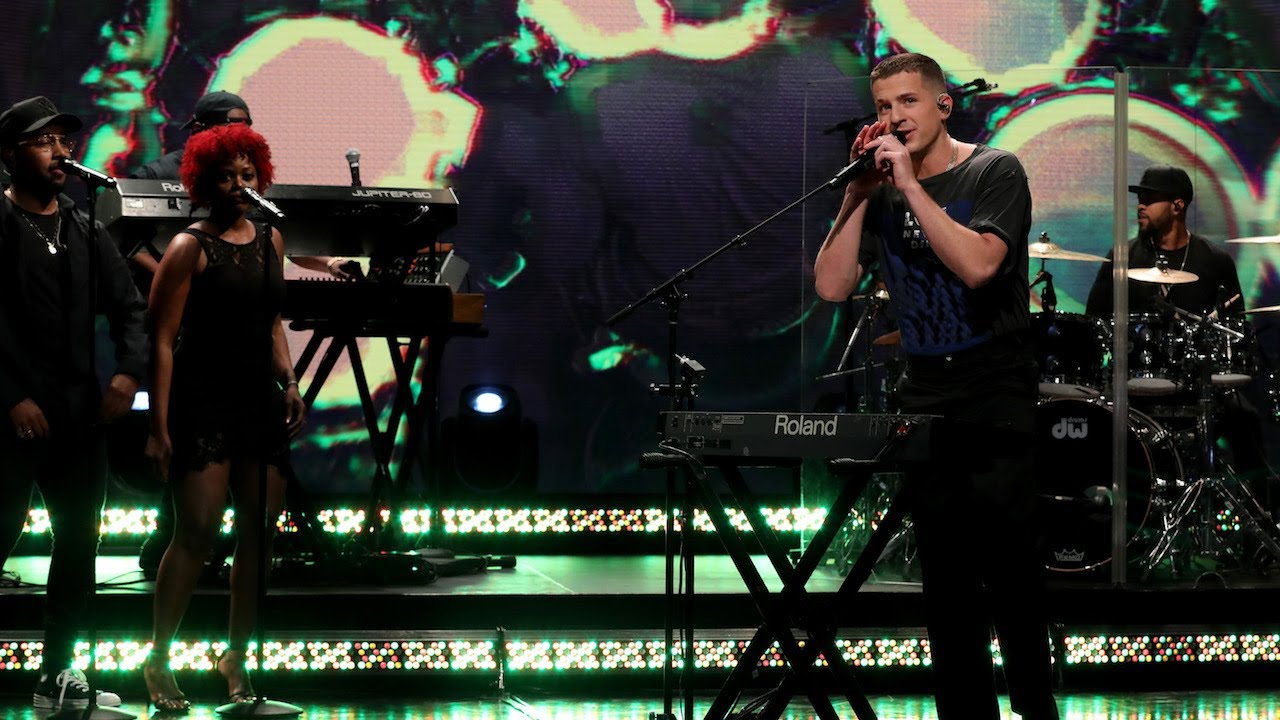 Charlie Puth Performs 'Mother'