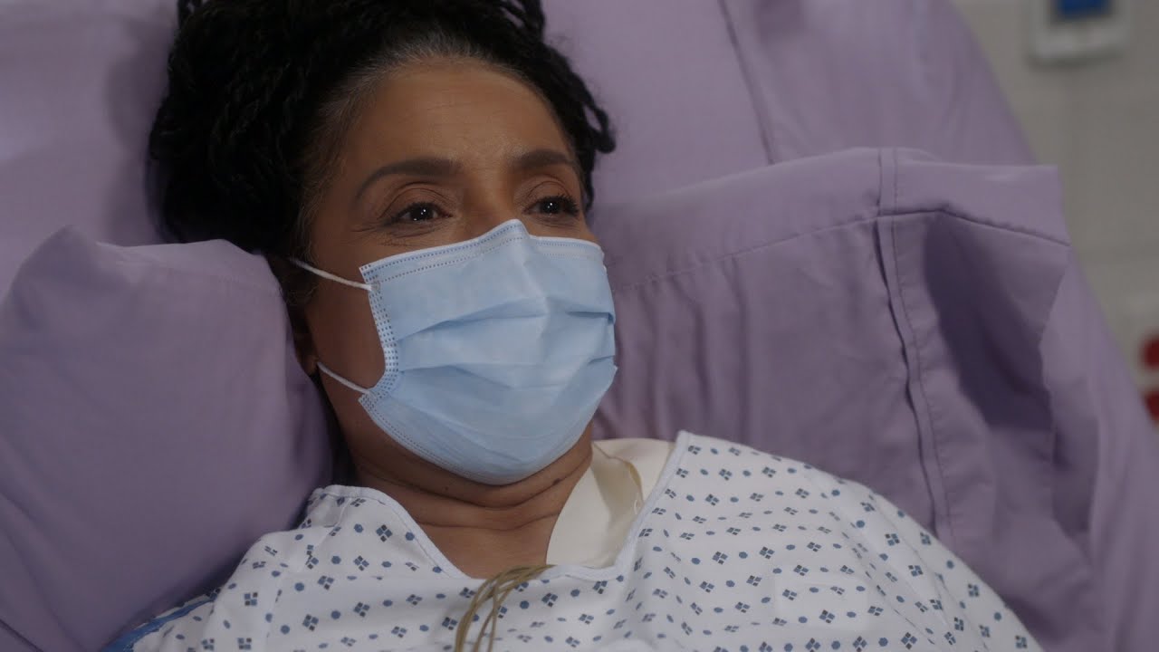 A Patient's Scars Inspire Richard, Jackson and Hayes - Grey's Anatomy