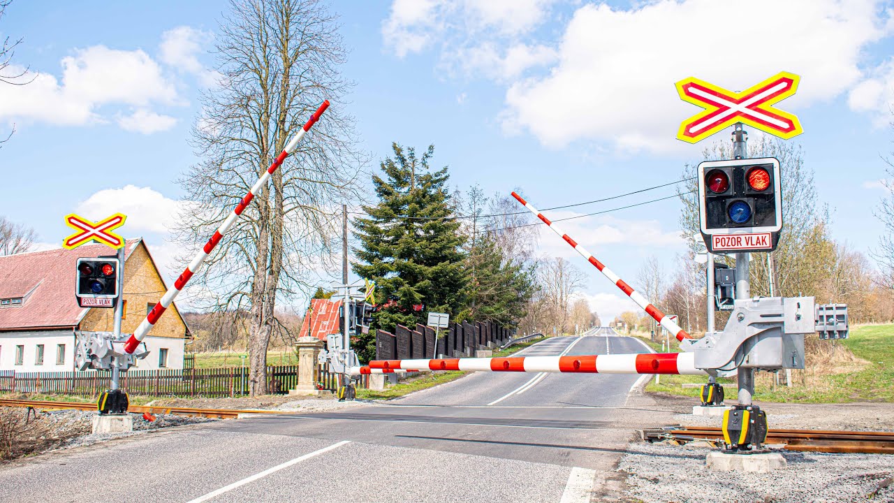Železniční přejezd Jiřetín pod Jedlovou (AŽD 97) // Railroad crossing