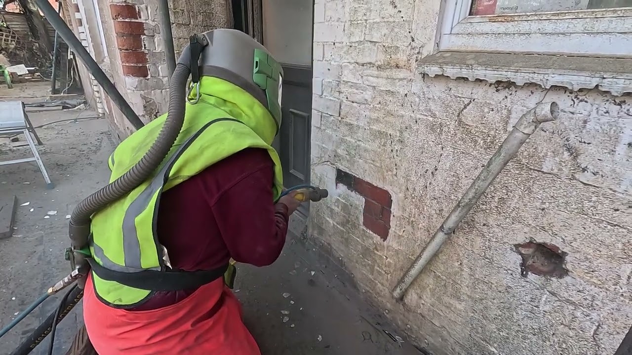 LOW PRESSURE WET ABRASIVE  BLASTING 