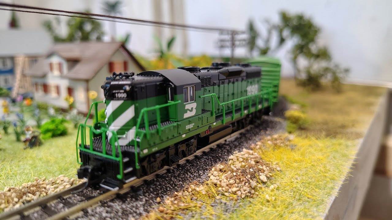 2007 N Scale Life-Like GP-18 Locomotive
