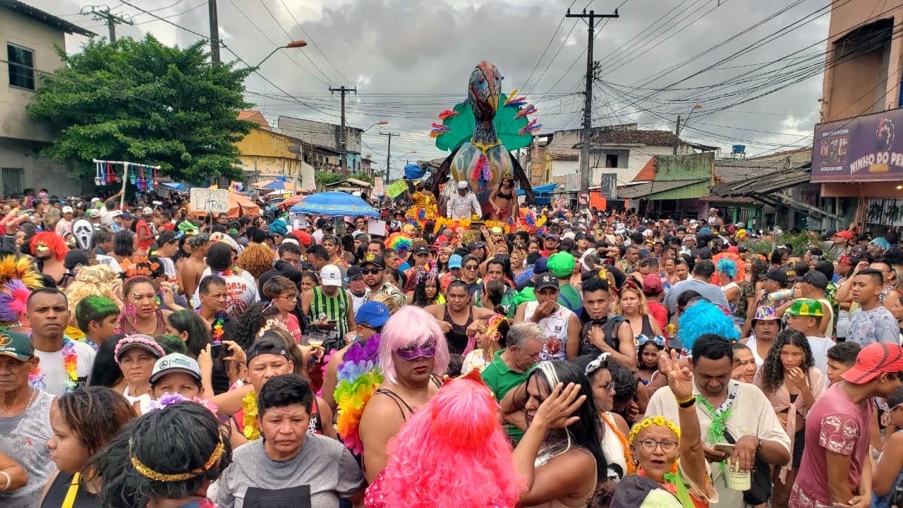 Bloco Rabo do Peru sai às ruas de Icoaraci na Quarta-feira de Cinzas