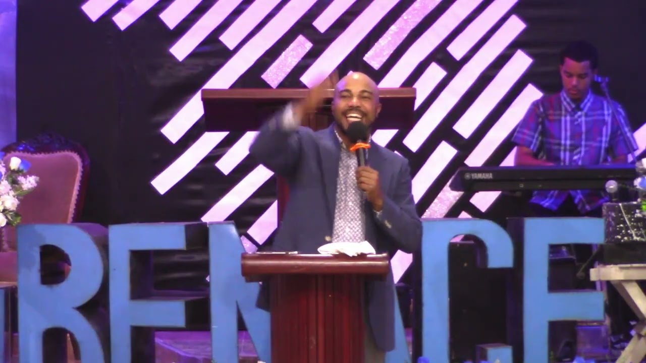 Lic  Heriberto Nuñez tema; AVANZA