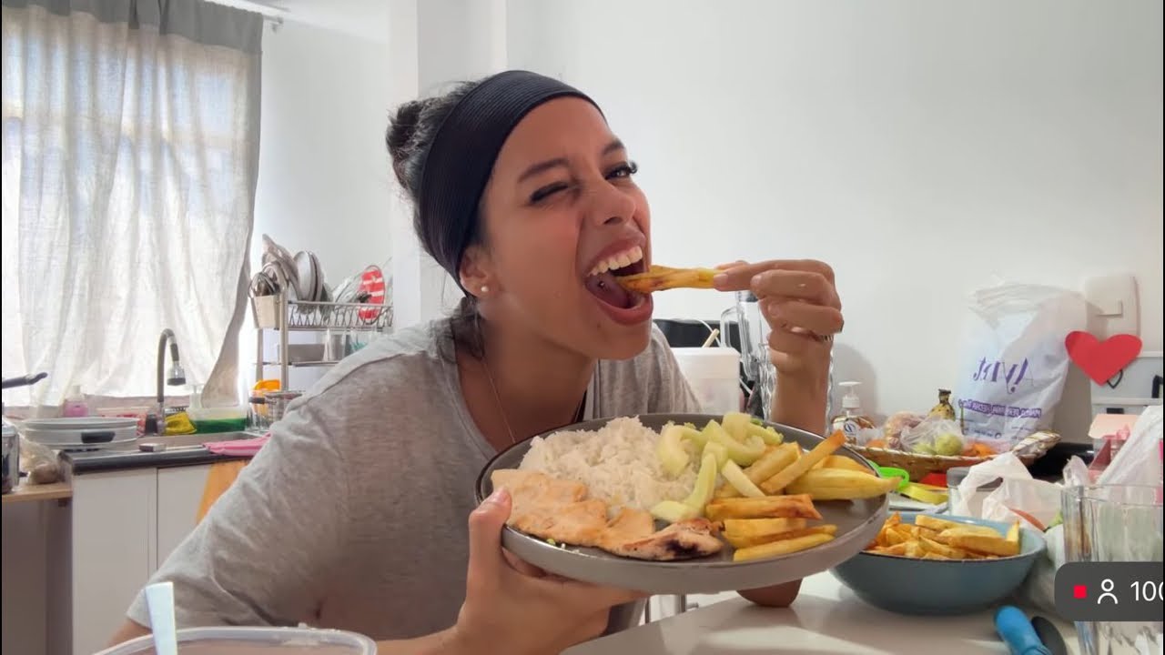 COCINANDO CHICHARRÓN DE PESCADO 🐟// YAMIKA CELESTE 🩵✨