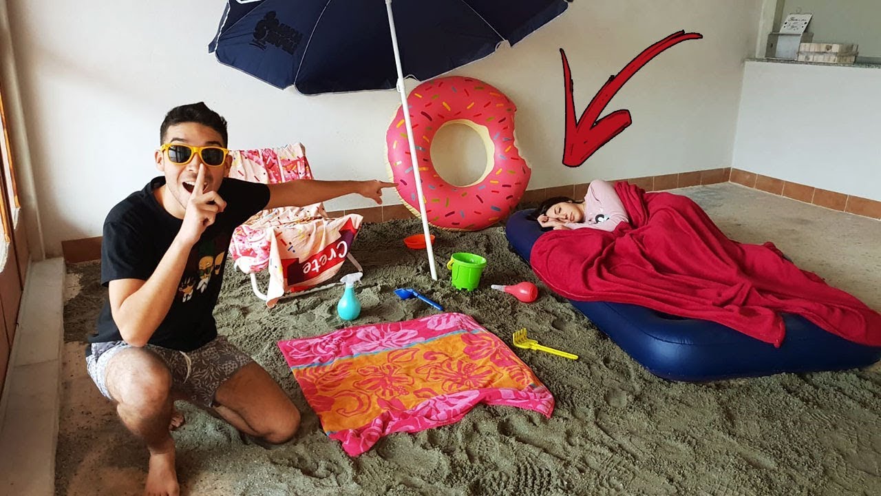 CREO UNA SPIAGGIA DENTRO CASA MENTRE LEI DORME! *scherzo alla mia ragazza*