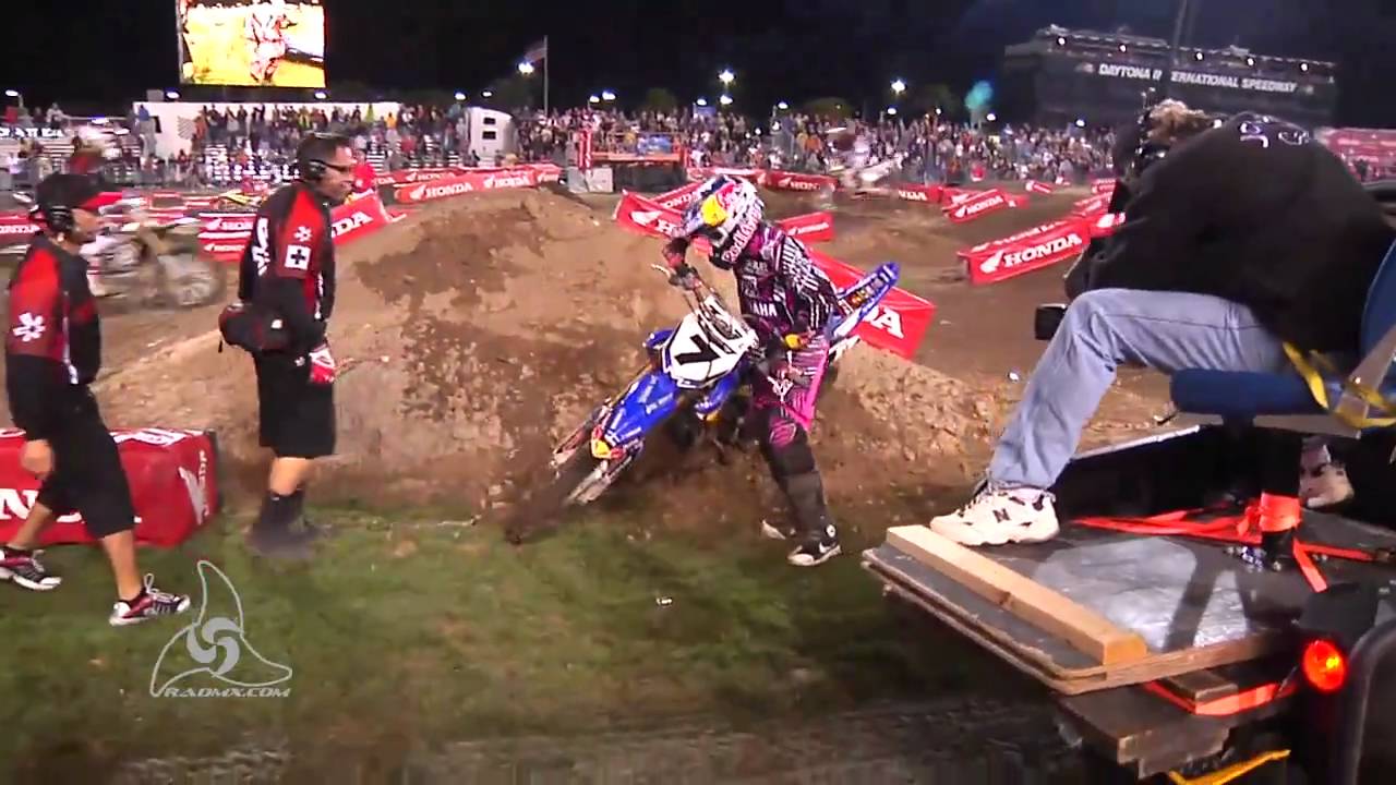 James Stewart 2011 Daytona Supercross CRASH NOT from TV