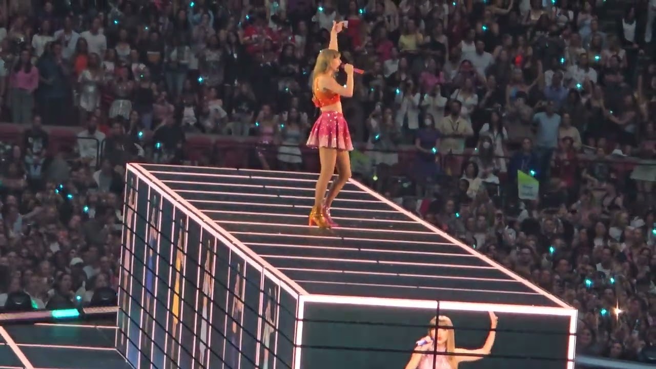 Style and Blank Space - Taylor Swift Amsterdam- Saturday 6th July 2024 📹: twinmusix.com